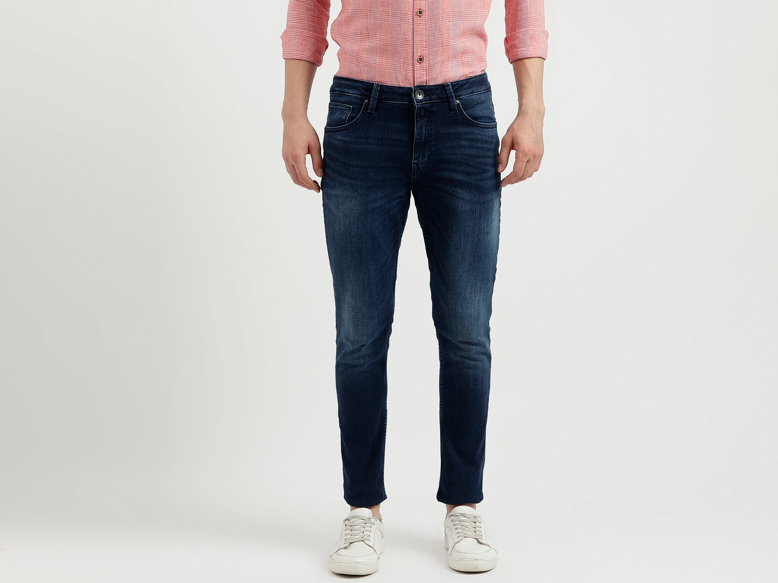 Men's Slim Fit Tapered Dark Wash Jeans – United Colors of Benetton