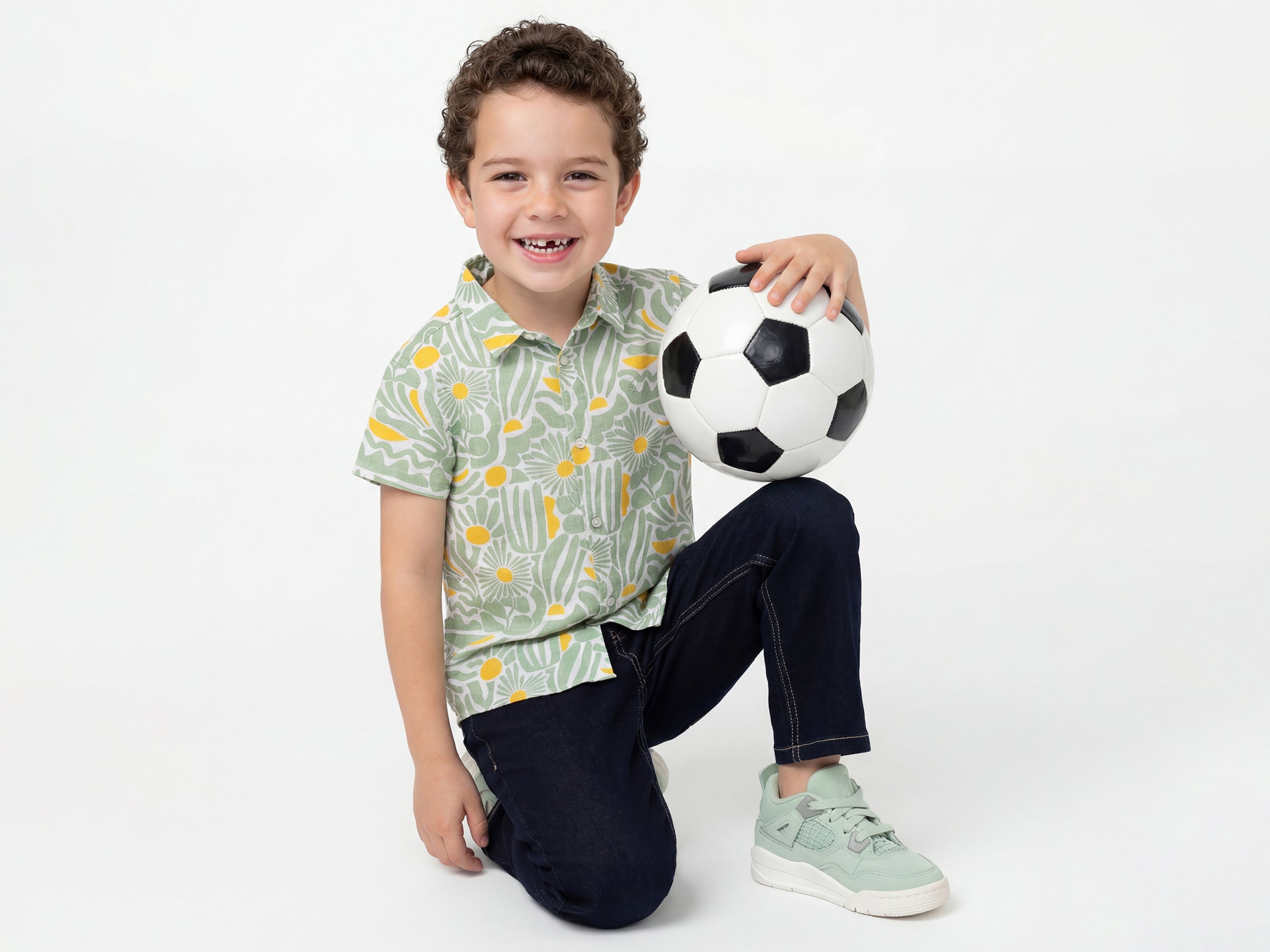 Boys Straight Fit Solid Mid Rise Jeans