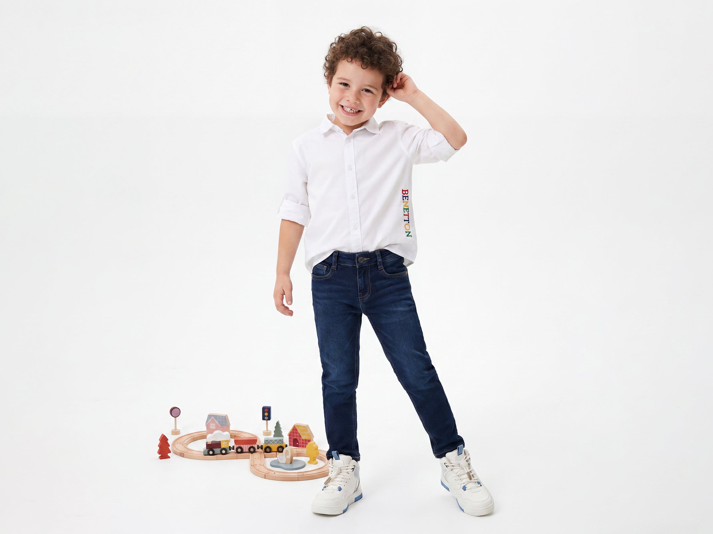 Boys Regular Fit Spread Collar Embroidered Poplin Shirt