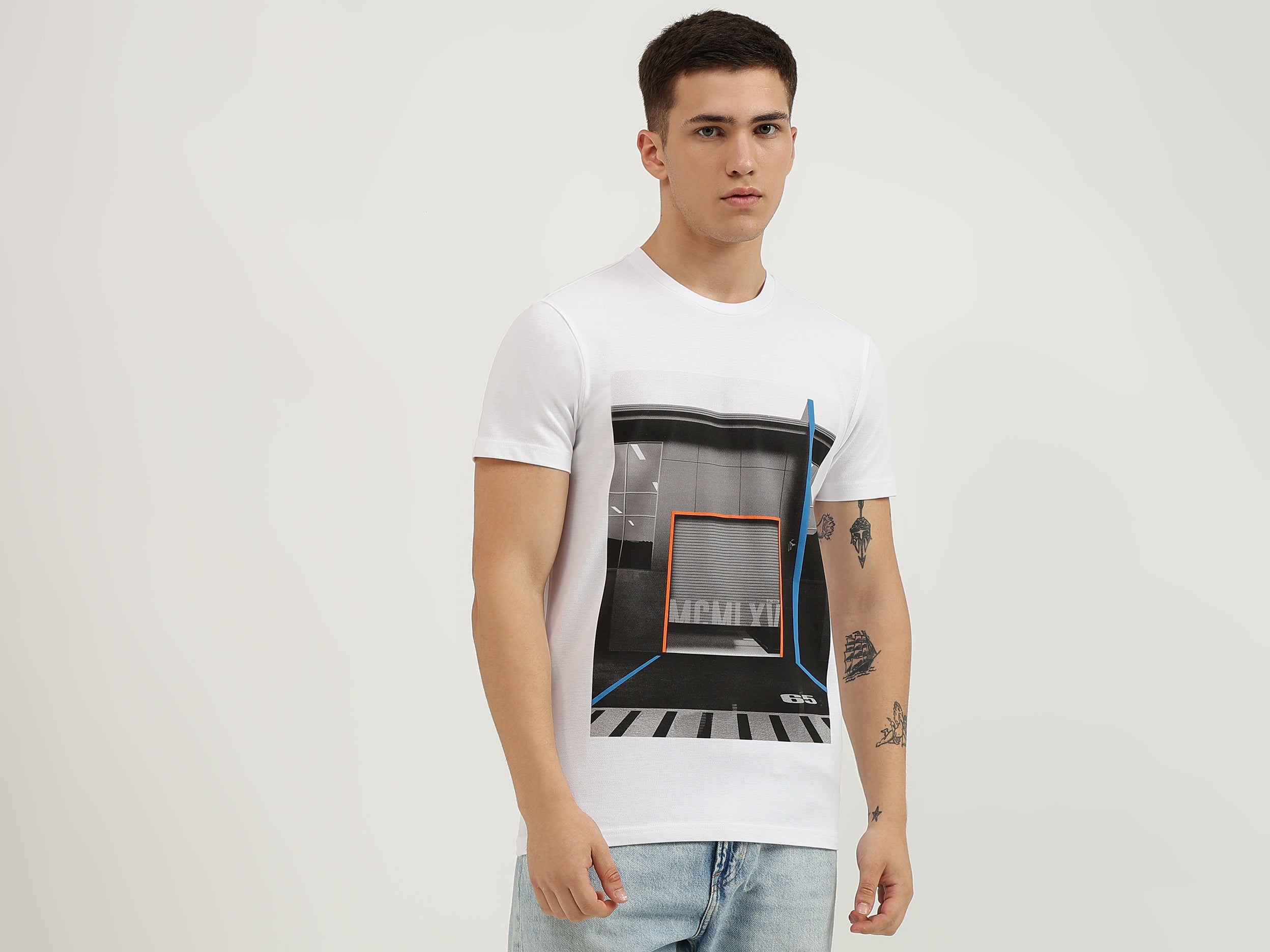 Regular Fit Crew Neck Graphic T-Shirt