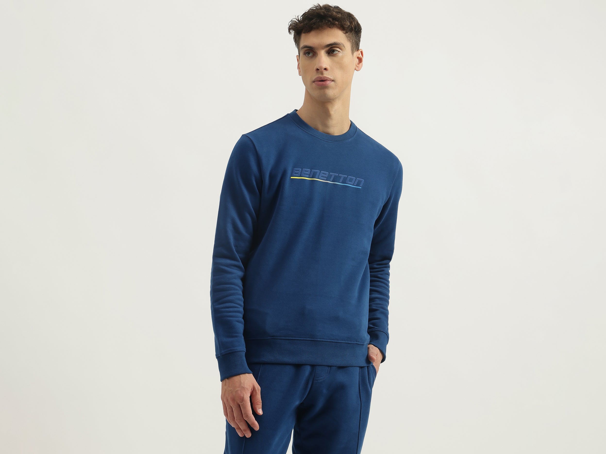 Regular Fit Round Neck Solid Sweatshirts