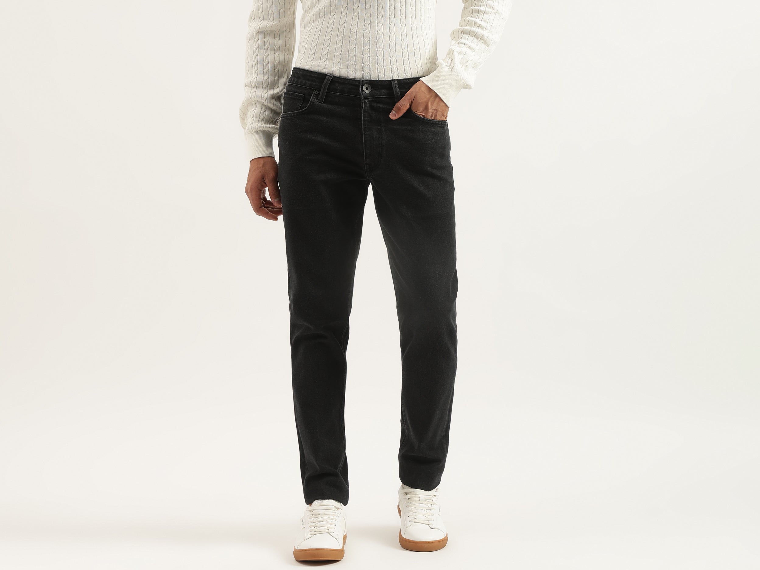 Solid Tapered Fit Jeans