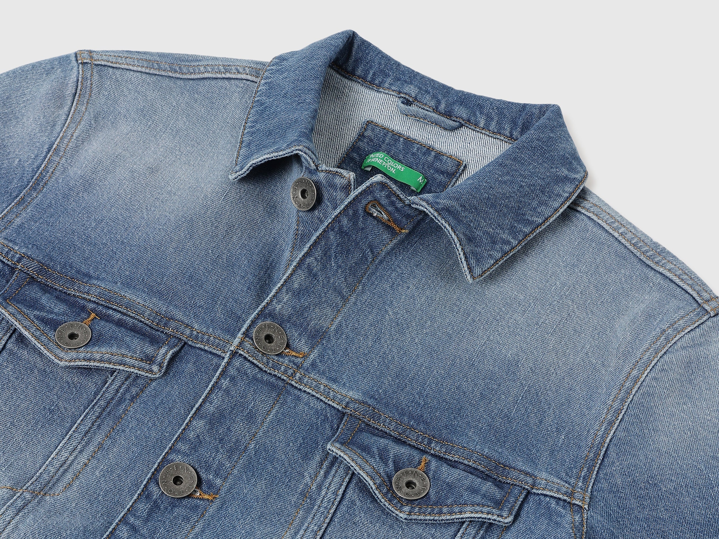 Slim Fit Spread Collar Solid Denim Jacket – United Colors of