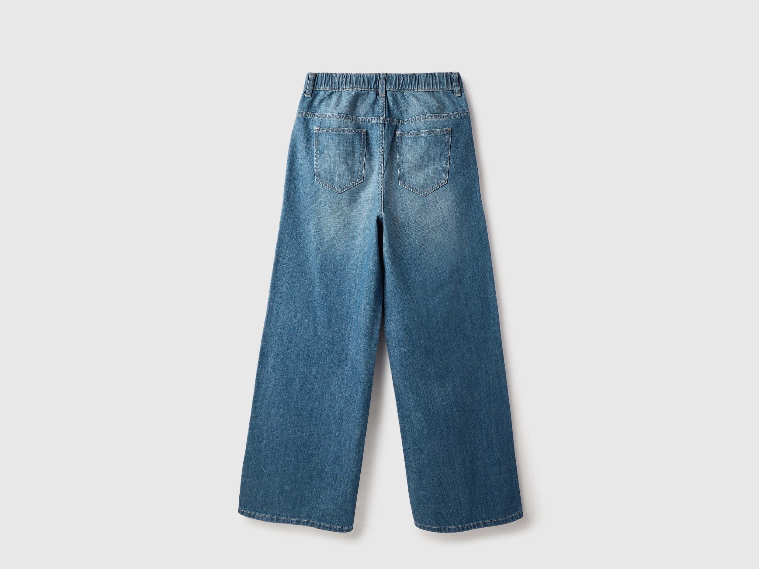Solid Wide Leg Fit Light Wash Jeans
