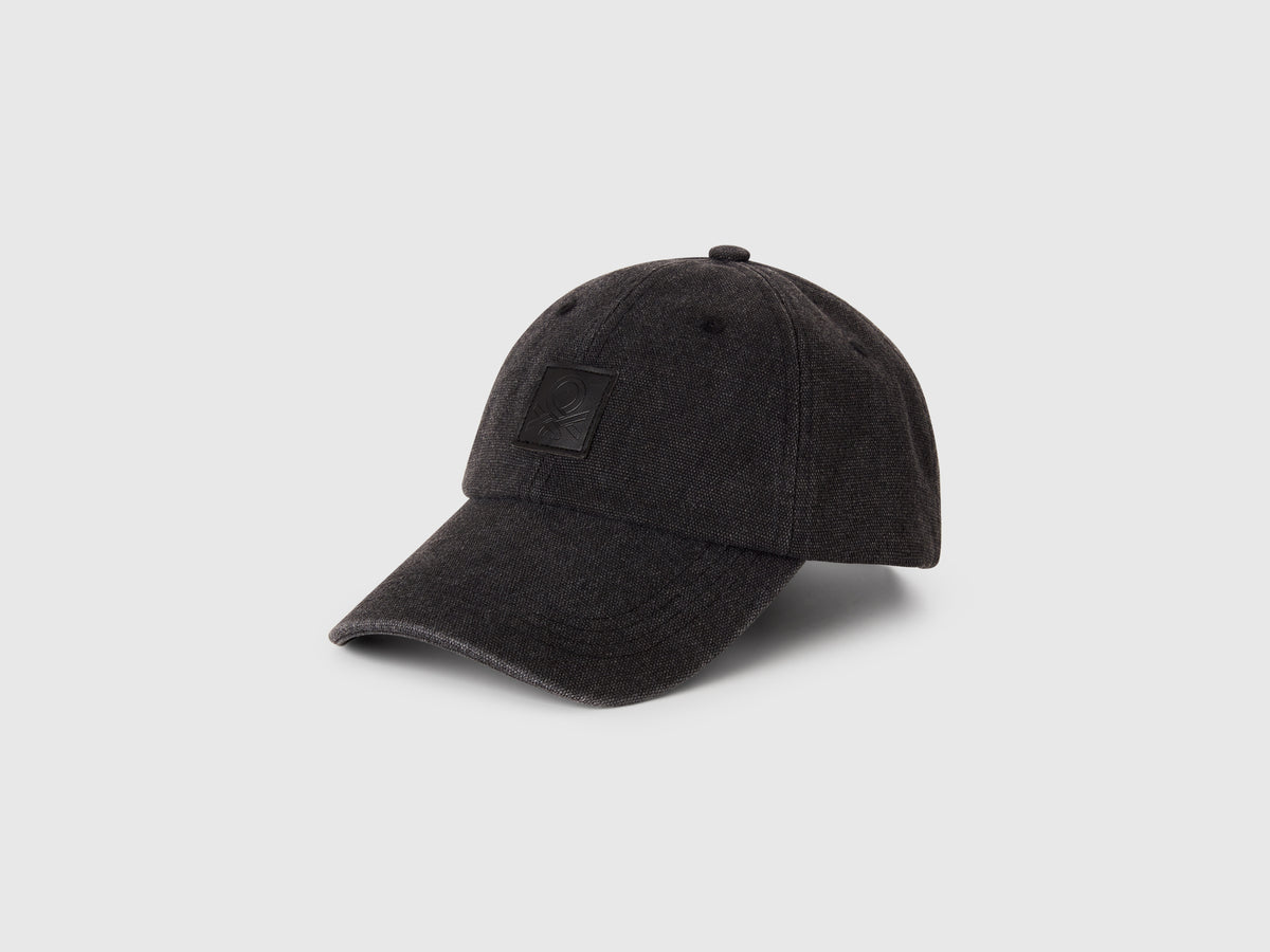 Men Textured Cap