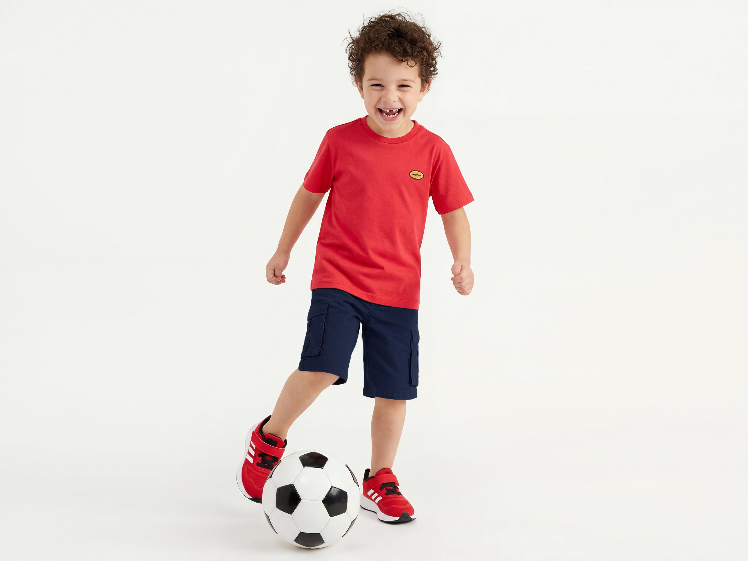 Boys Regular Fit Mid Rise Solid Cargo Shorts