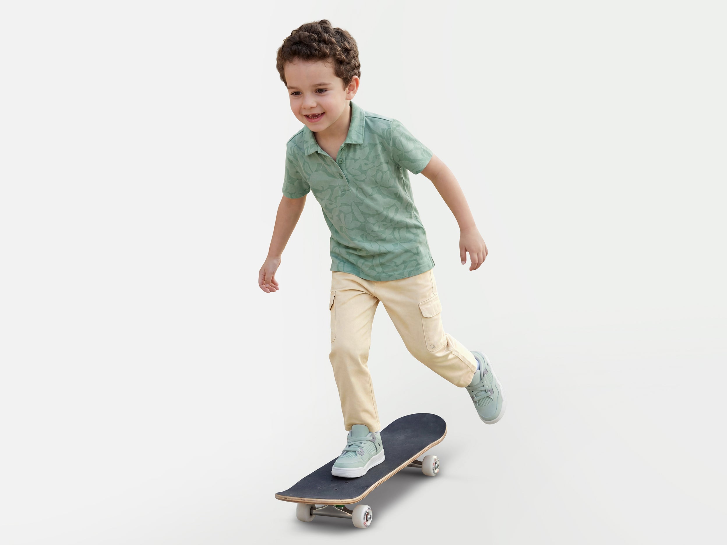 Boys Loose Fit Mid Rise Solid Trousers