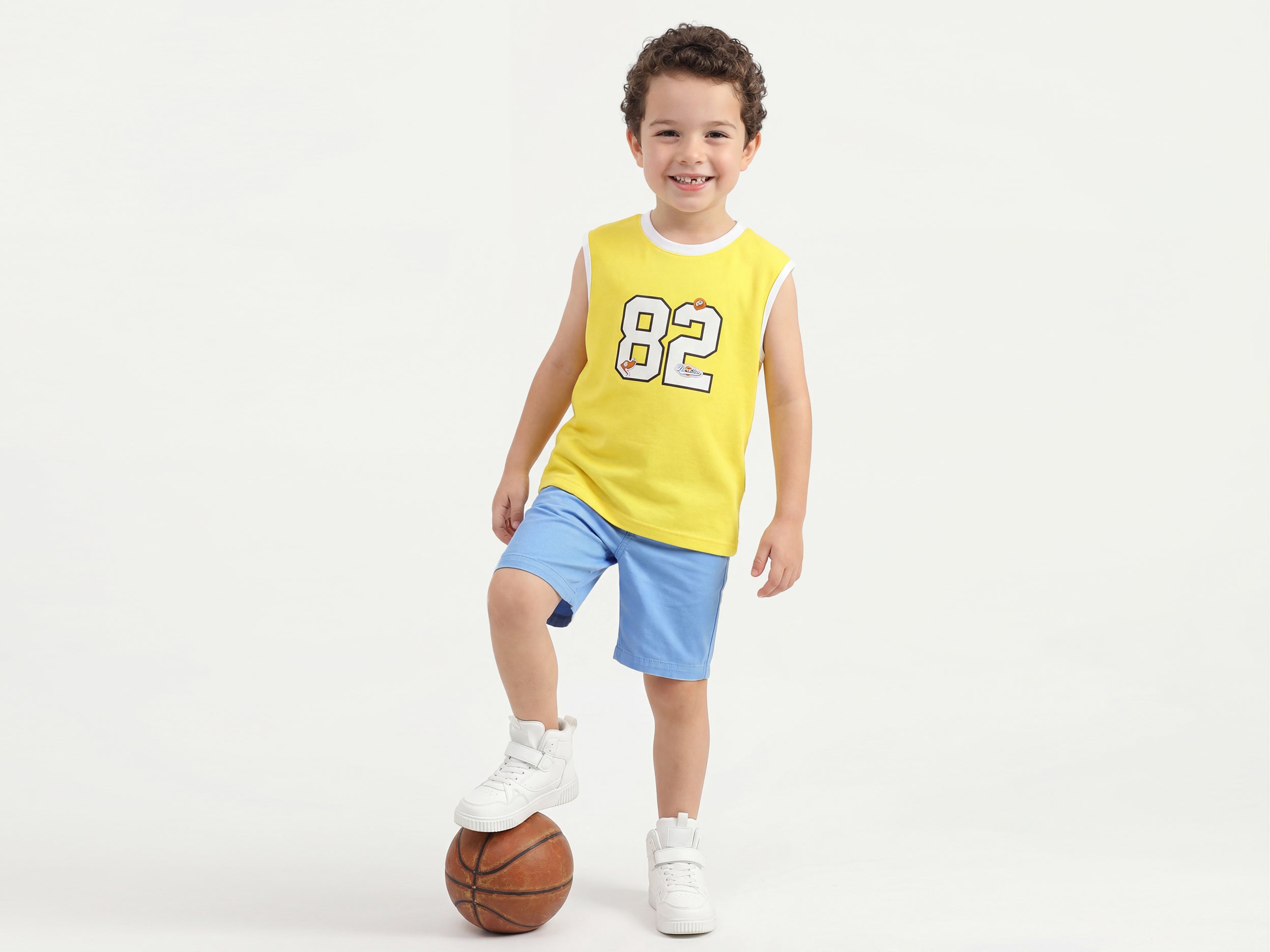 Boys Regular Fit Solid Mid Rise Shorts