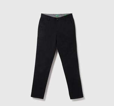 Men Solid Slim Fit Trousers