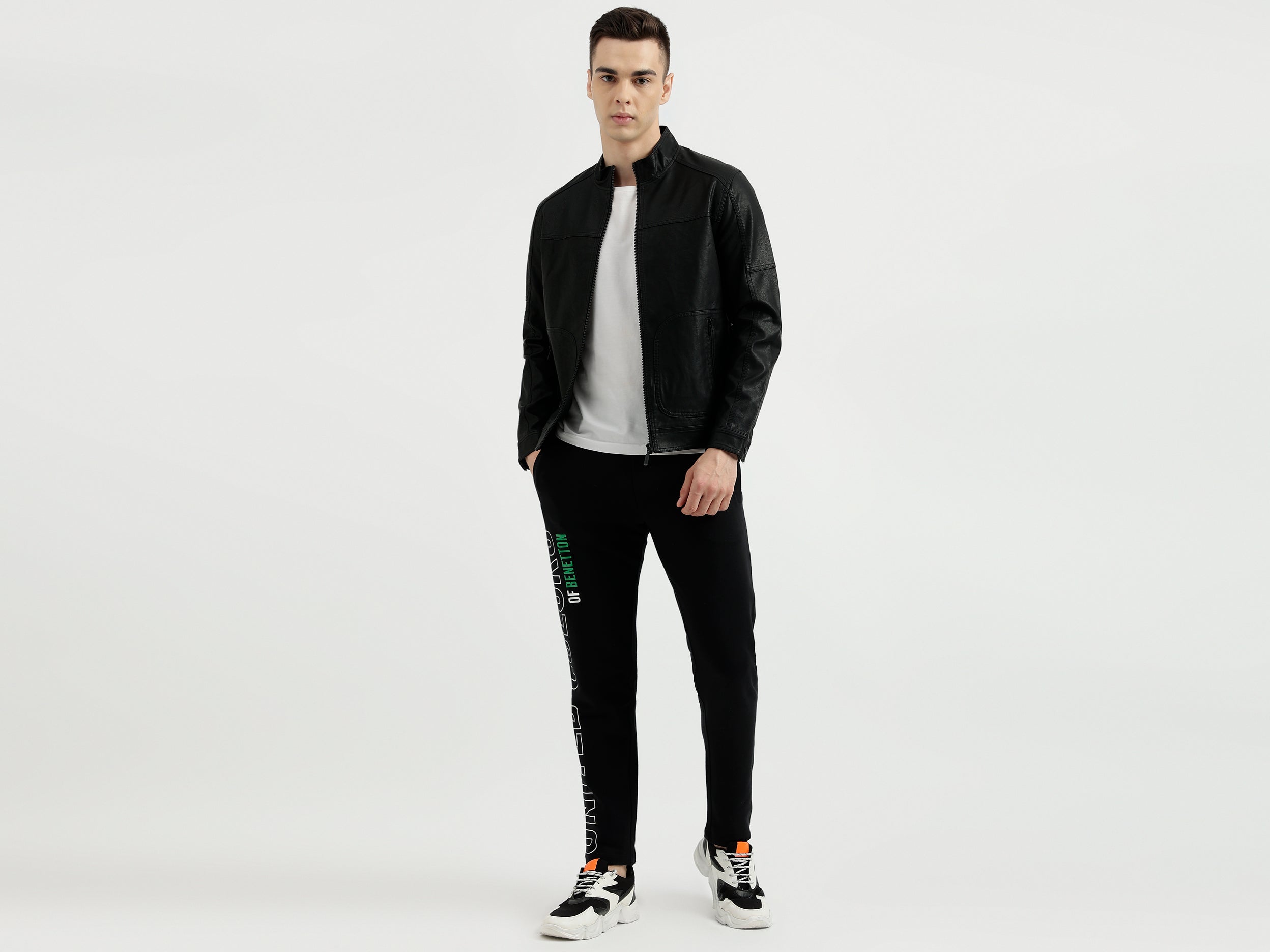 Men's Regular Fit Band Collar Textured Jacket – United Colors of
