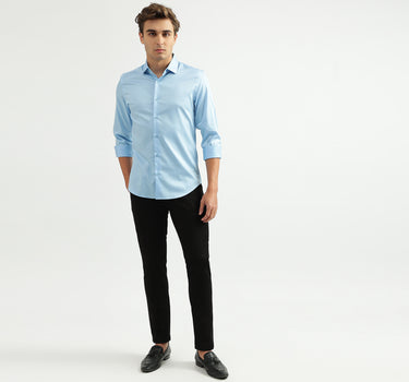 Men Solid Cutaway Collar Shirt