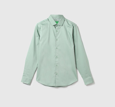 Men Solid Cutaway Collar Shirt