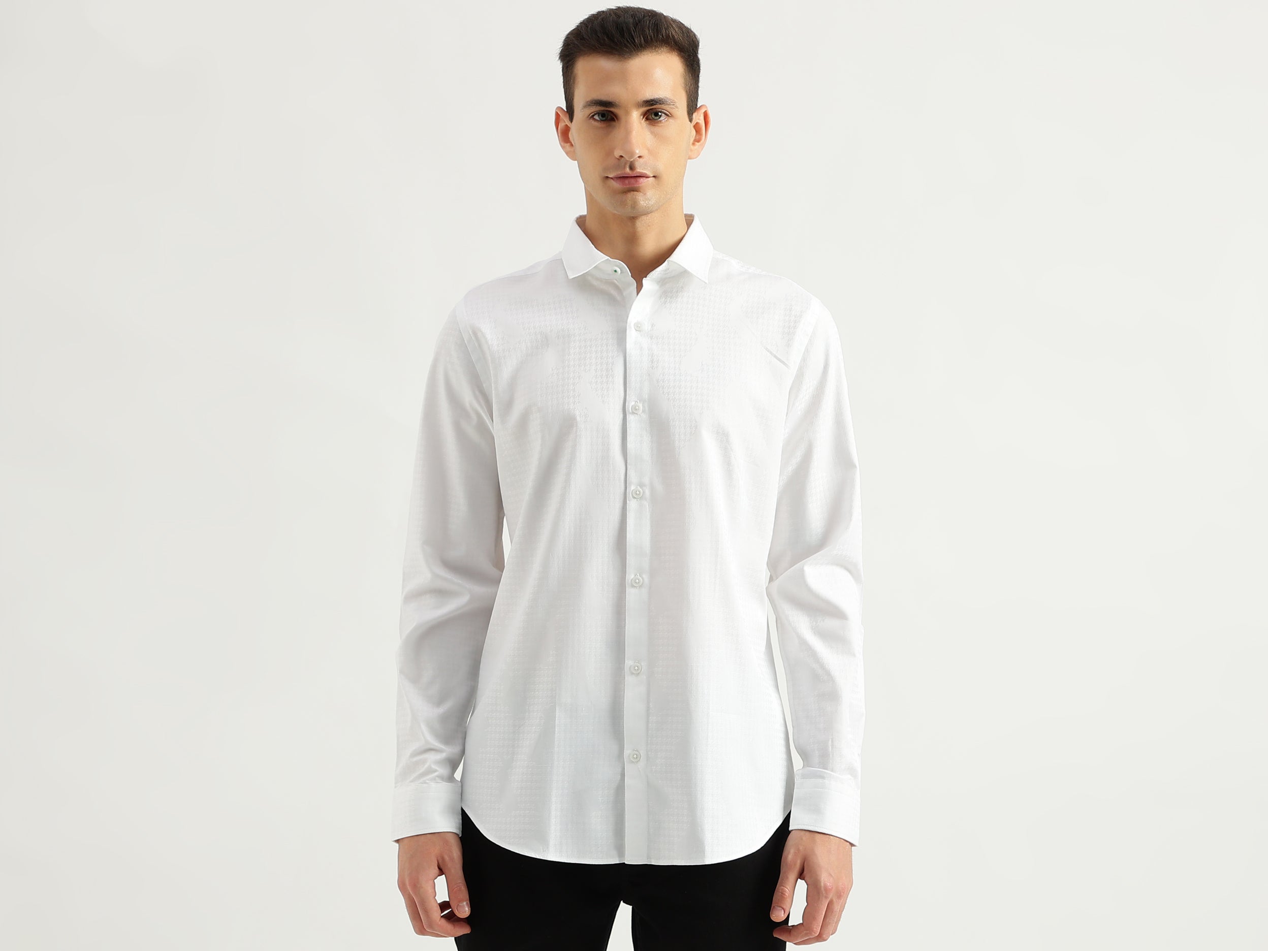 Men's Slim Fit Spread Collar Textured Shirts