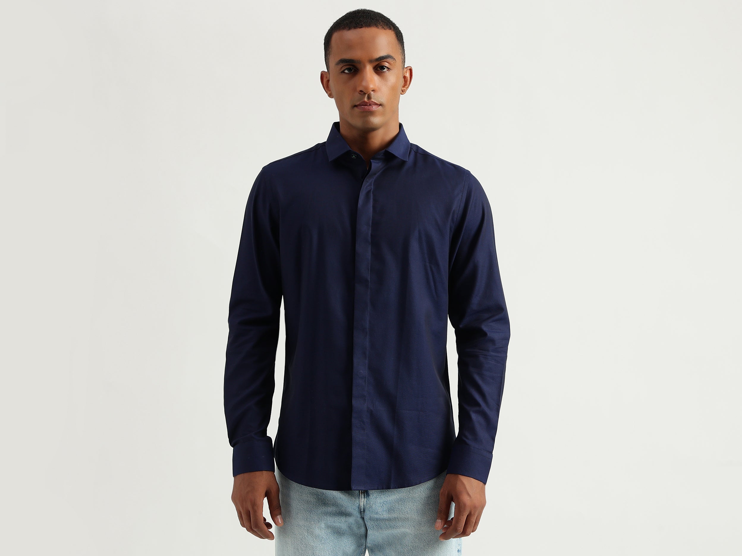 Men's Slim Fit Cutaway Collar Solid Shirts