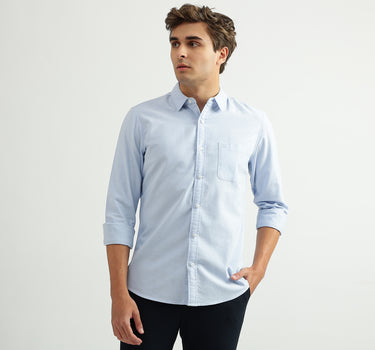 Men Solid Spread Collar Shirt