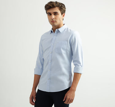 Men Solid Spread Collar Shirt