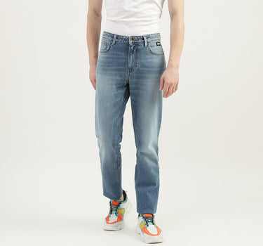 Men Solid Slim Straight Jeans