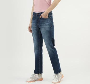 Men Solid Slim Straight Jeans