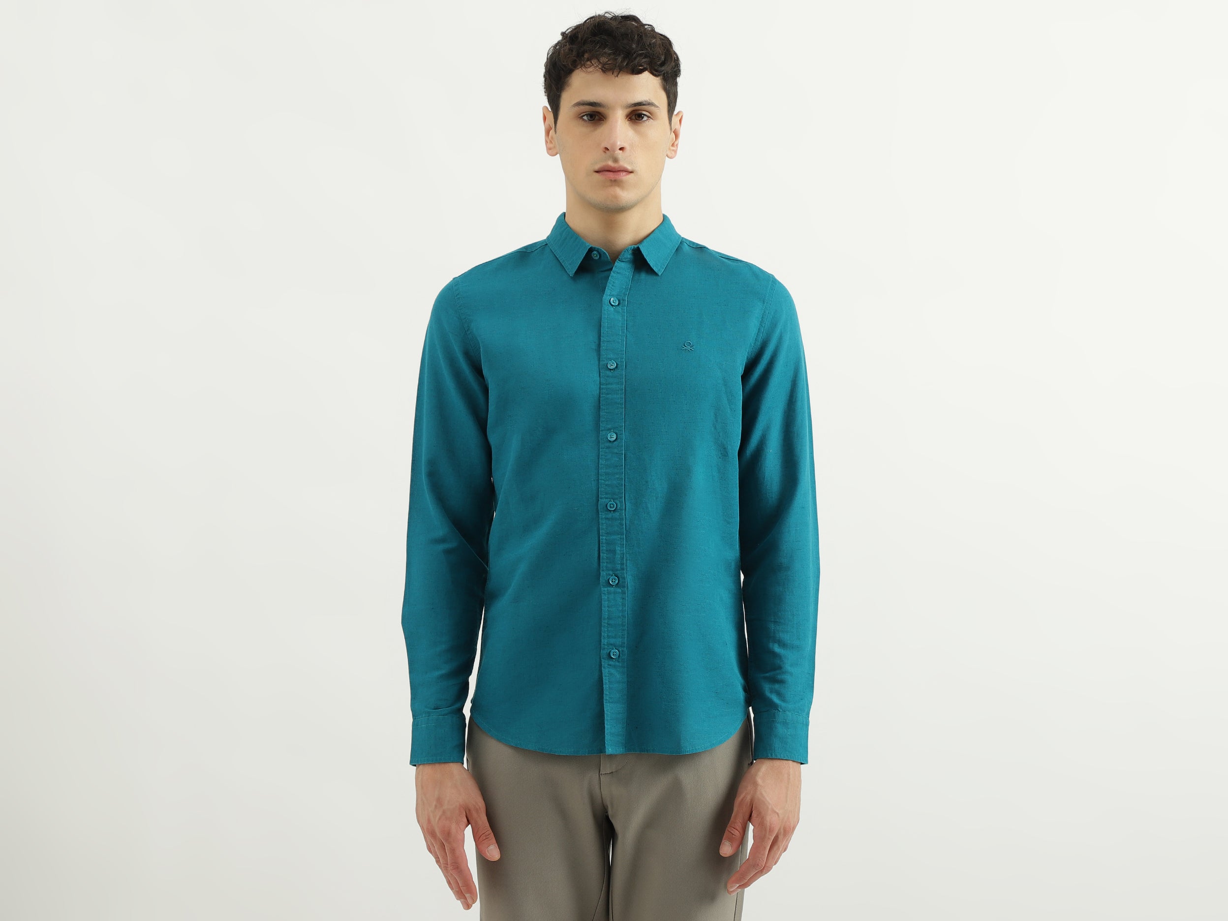 Slim Spread Collar Solid Shirts