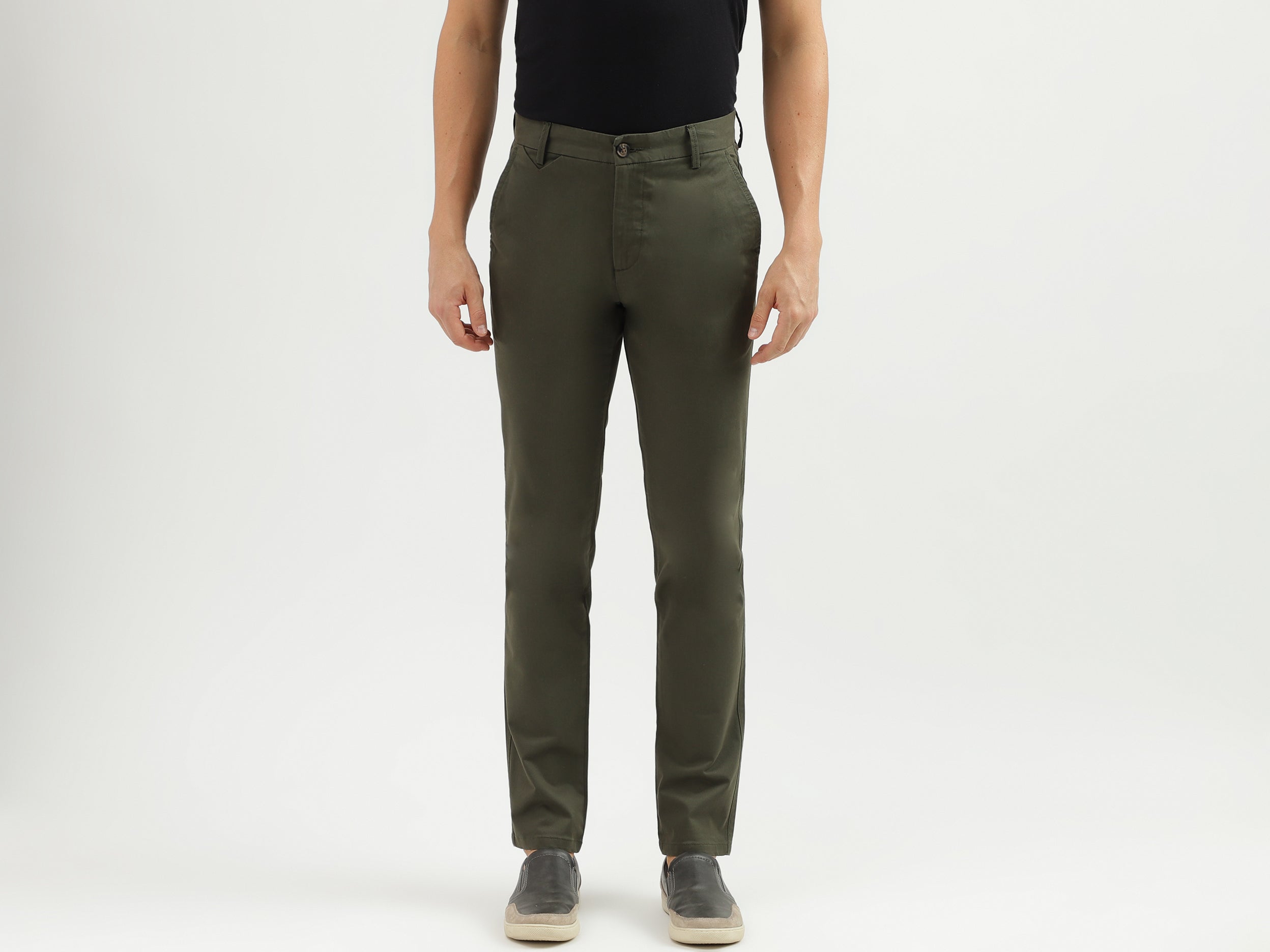 Men's Solid Slim Fit Trousers with Button Closure