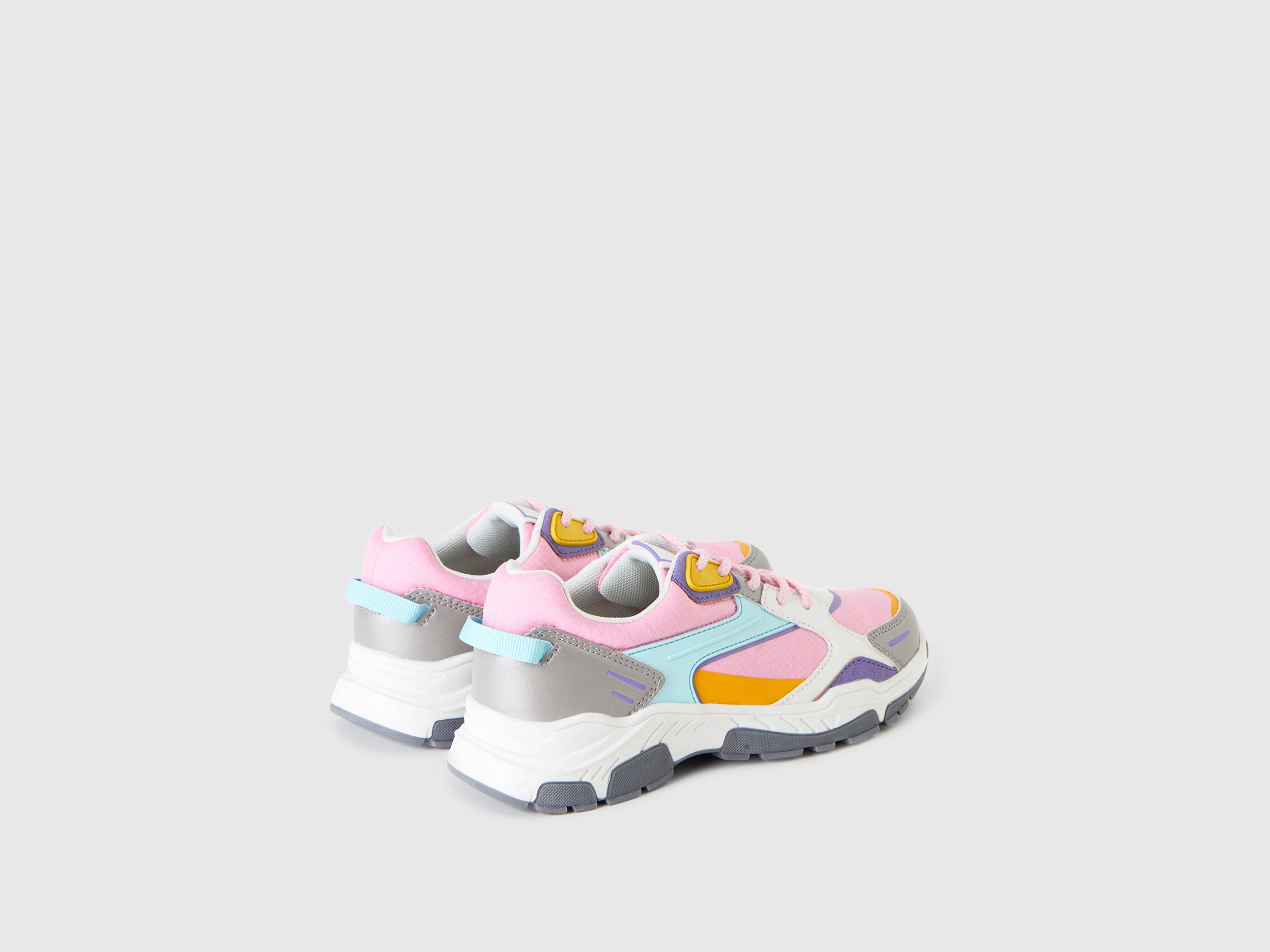 RUNNING SNEAKERS – United Colors of Benetton Store