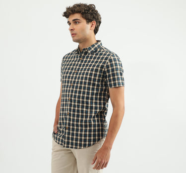 Men Checked Spread Collar Shirt