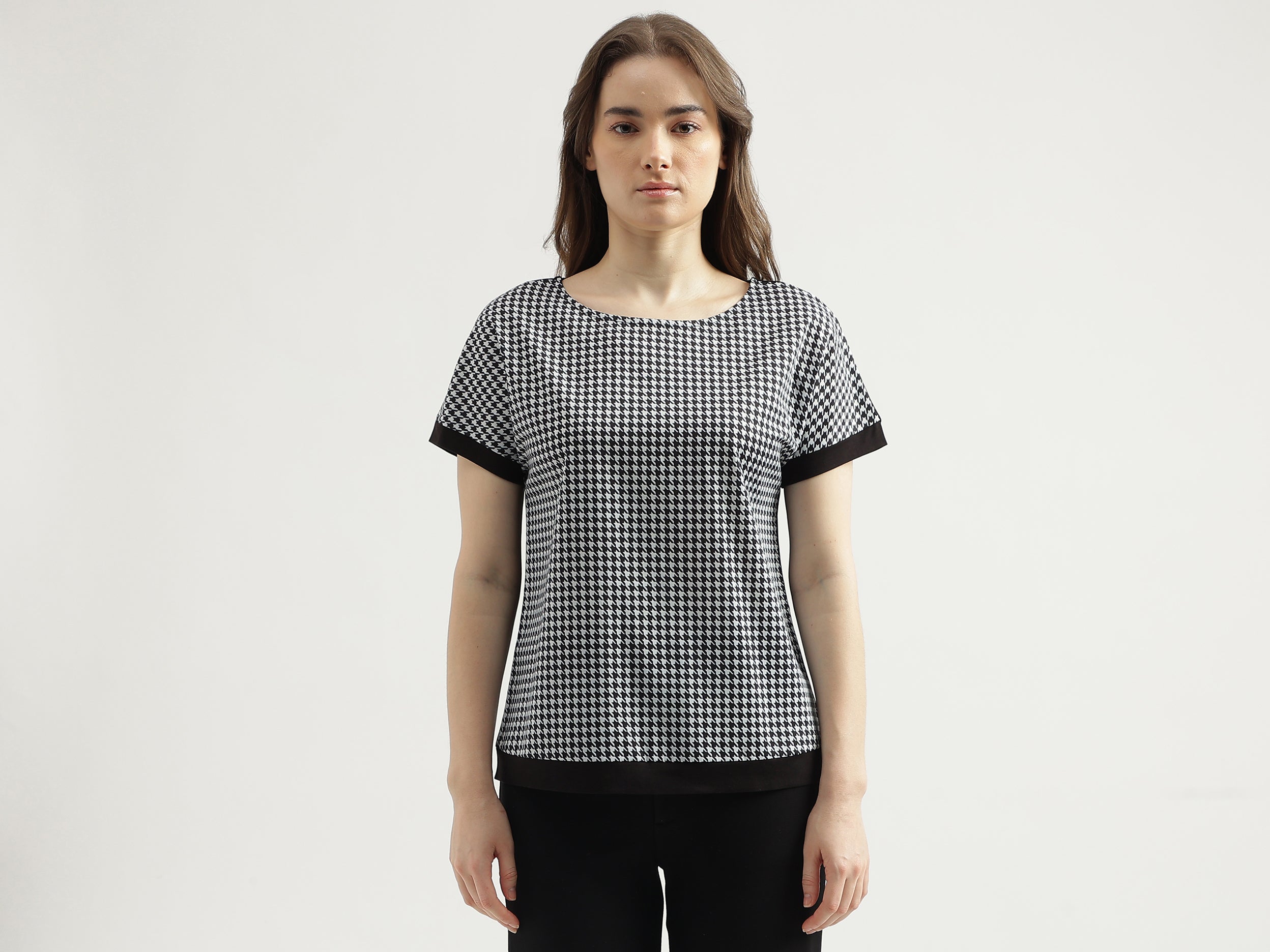 Regular Fit Round Neck Checked Pattern Women's Top