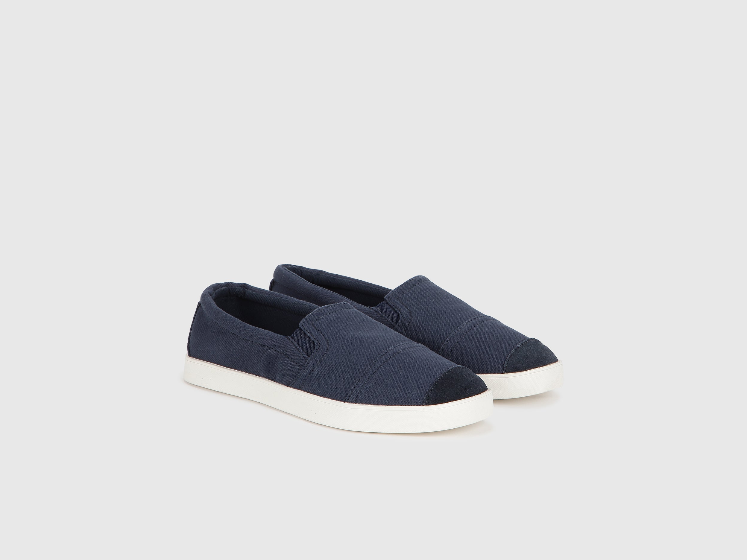 Textured Pattern Slip-On Casual Sneakers