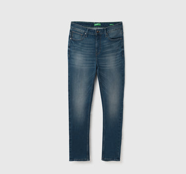 Solid Mid Rise Carrot Fit Jeans