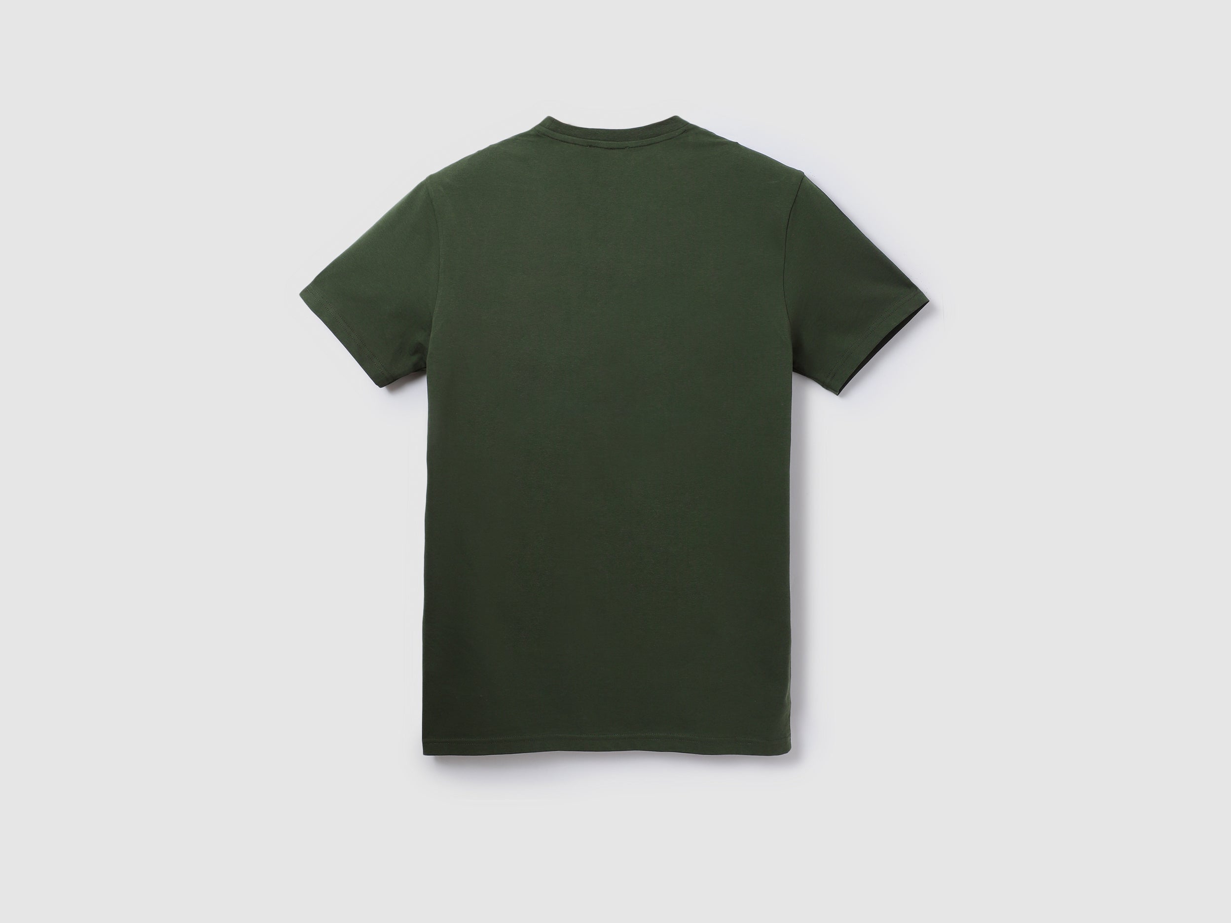 Men Typography Round Neck T-Shirt – United Colors of Benetton Store