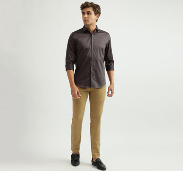 Men Solid Cutaway Collar Shirt