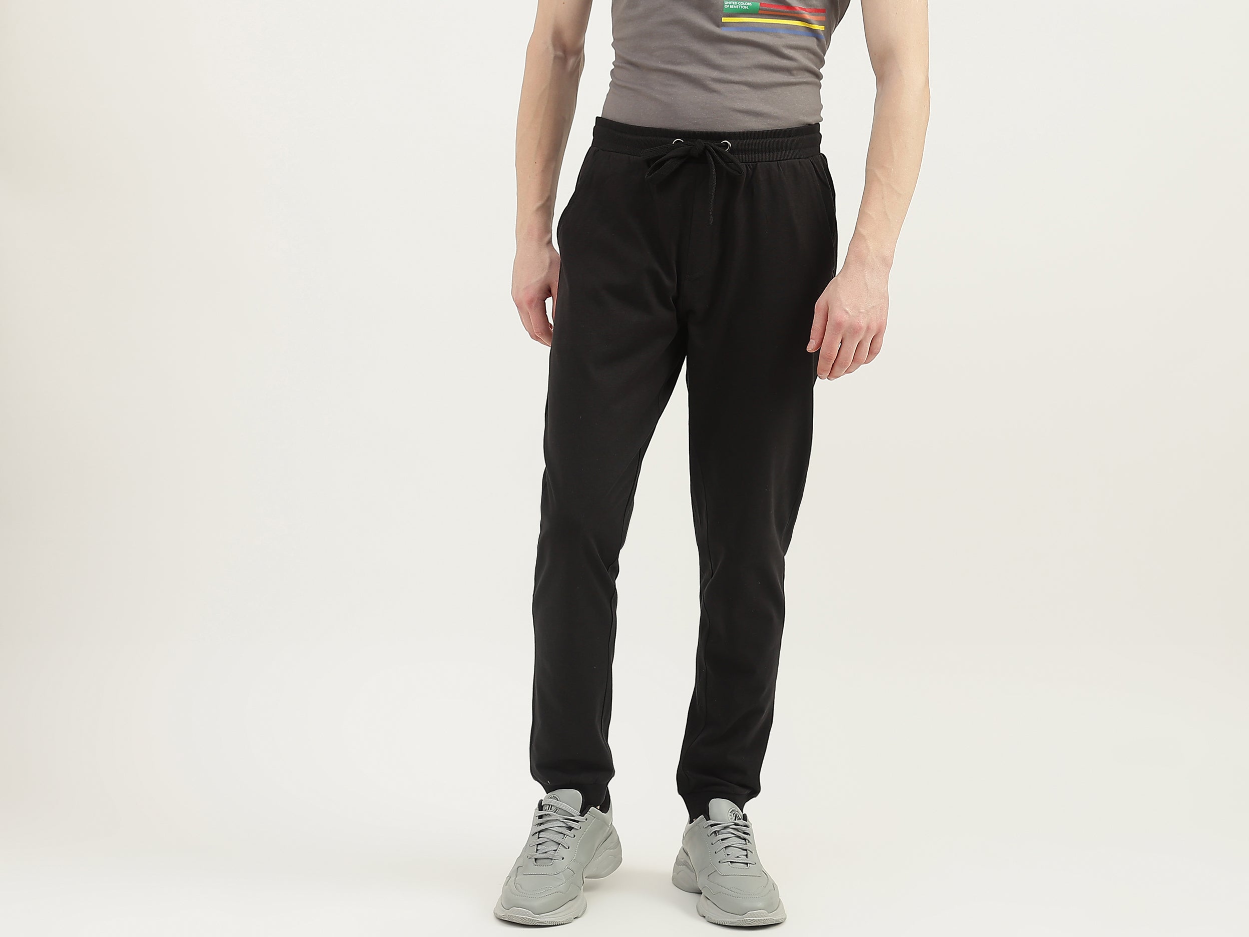 Men Solid Regular Fit Joggers