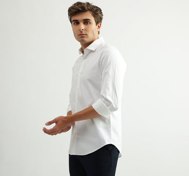 Men Solid Cutaway Collar Shirt