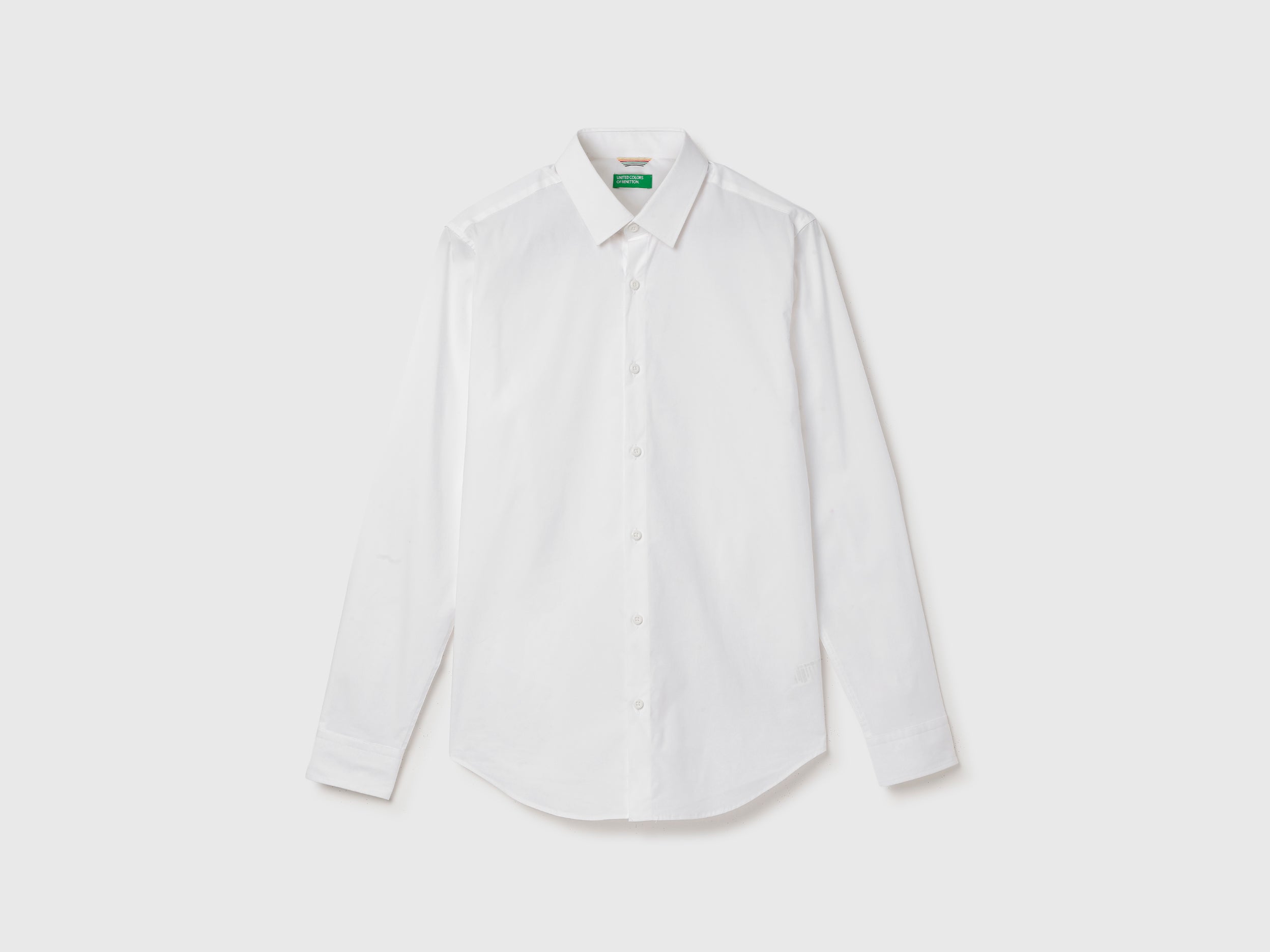 Slim Fit Spread Collar Solid Shirt – United Colors of Benetton Store