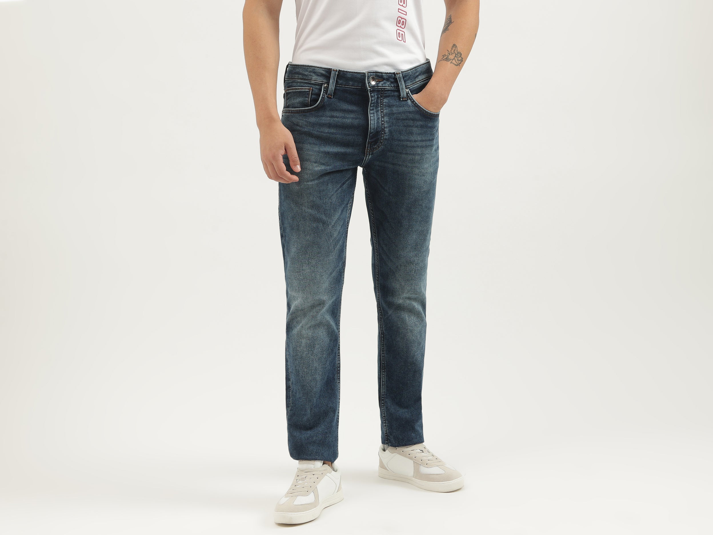 Solid Slim Fit Jeans