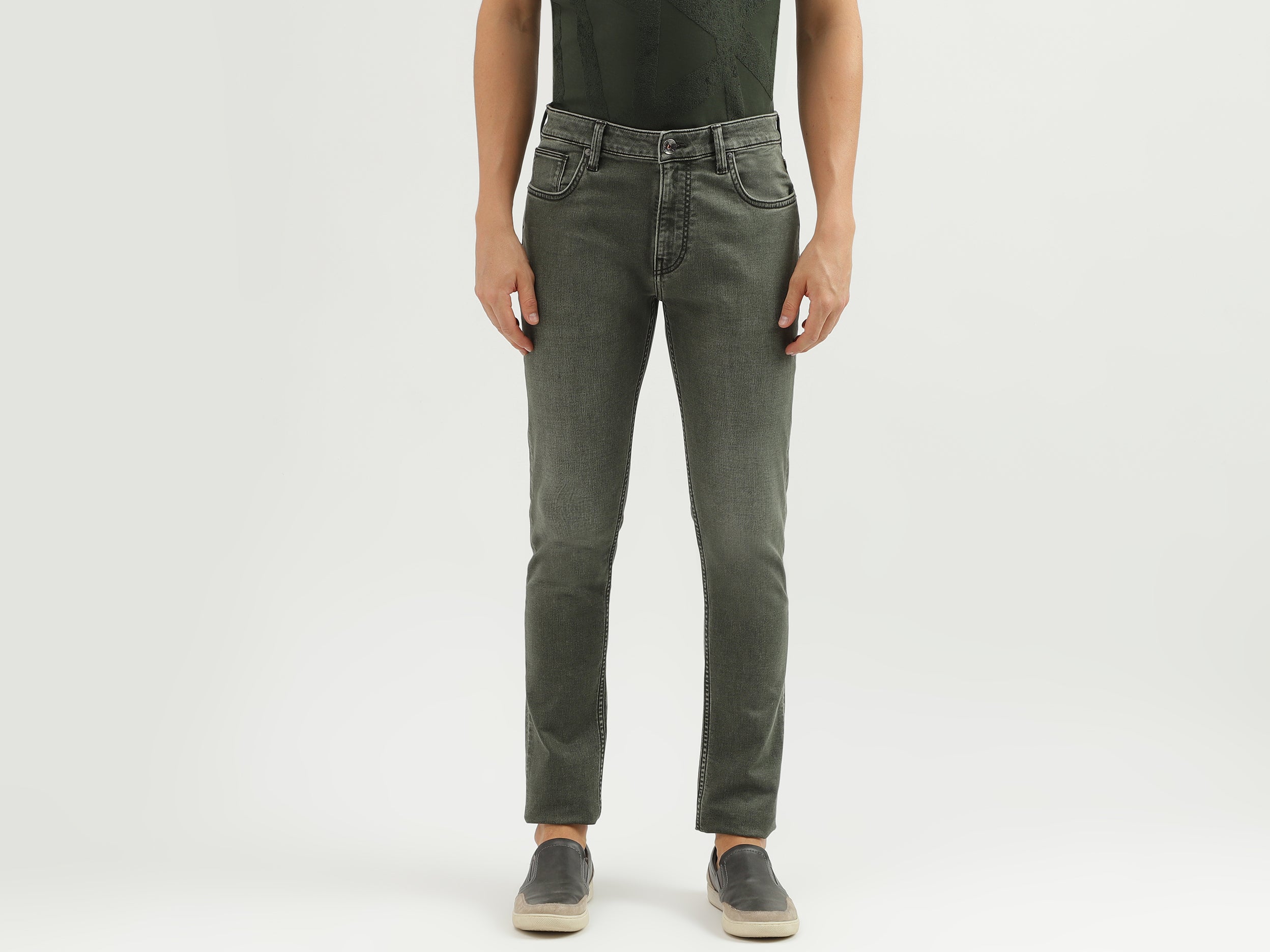 Men's Solid Slim Tapered Fit Jeans