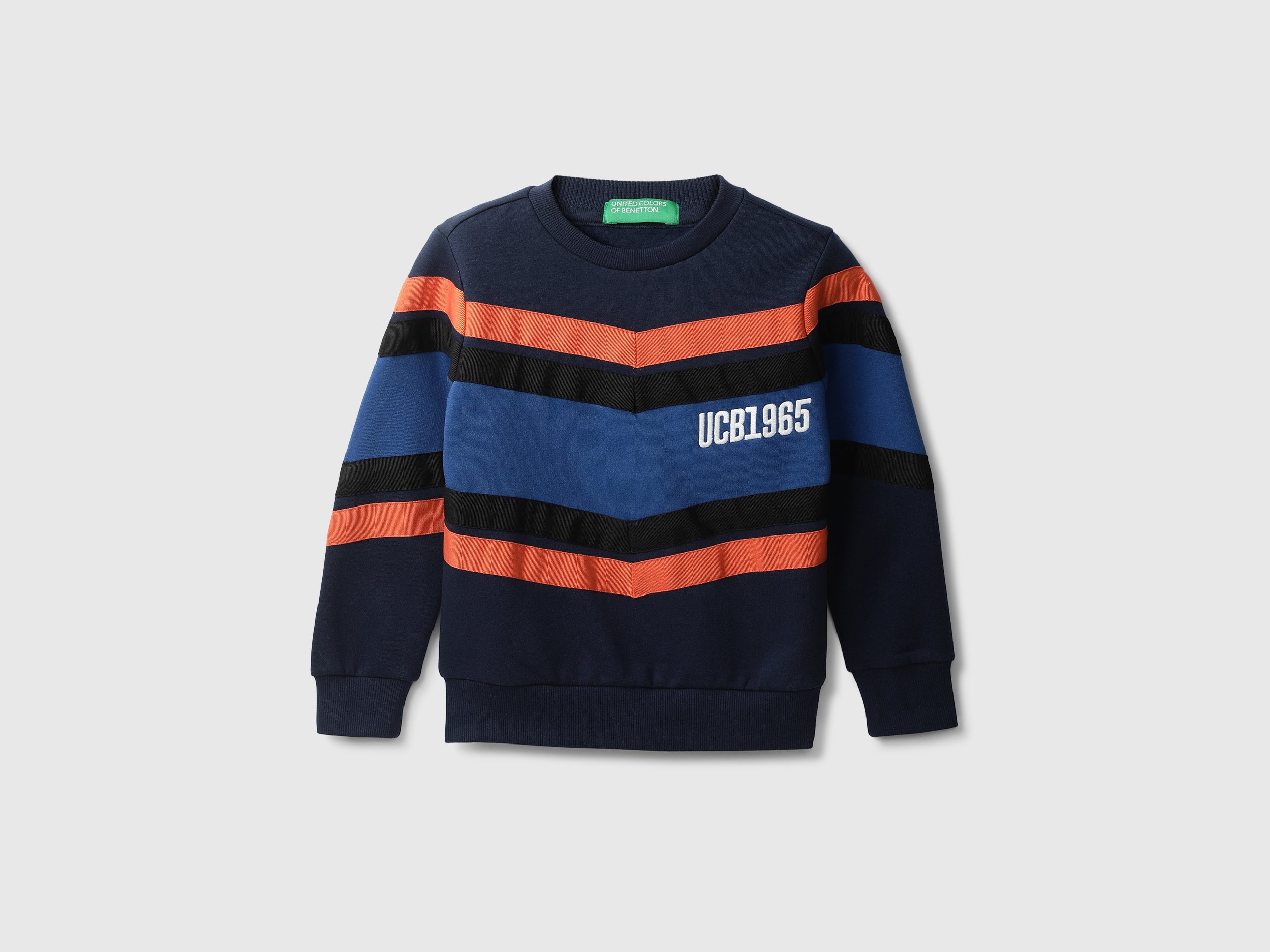 Boys Colorblocked Round Neck Sweatshirt