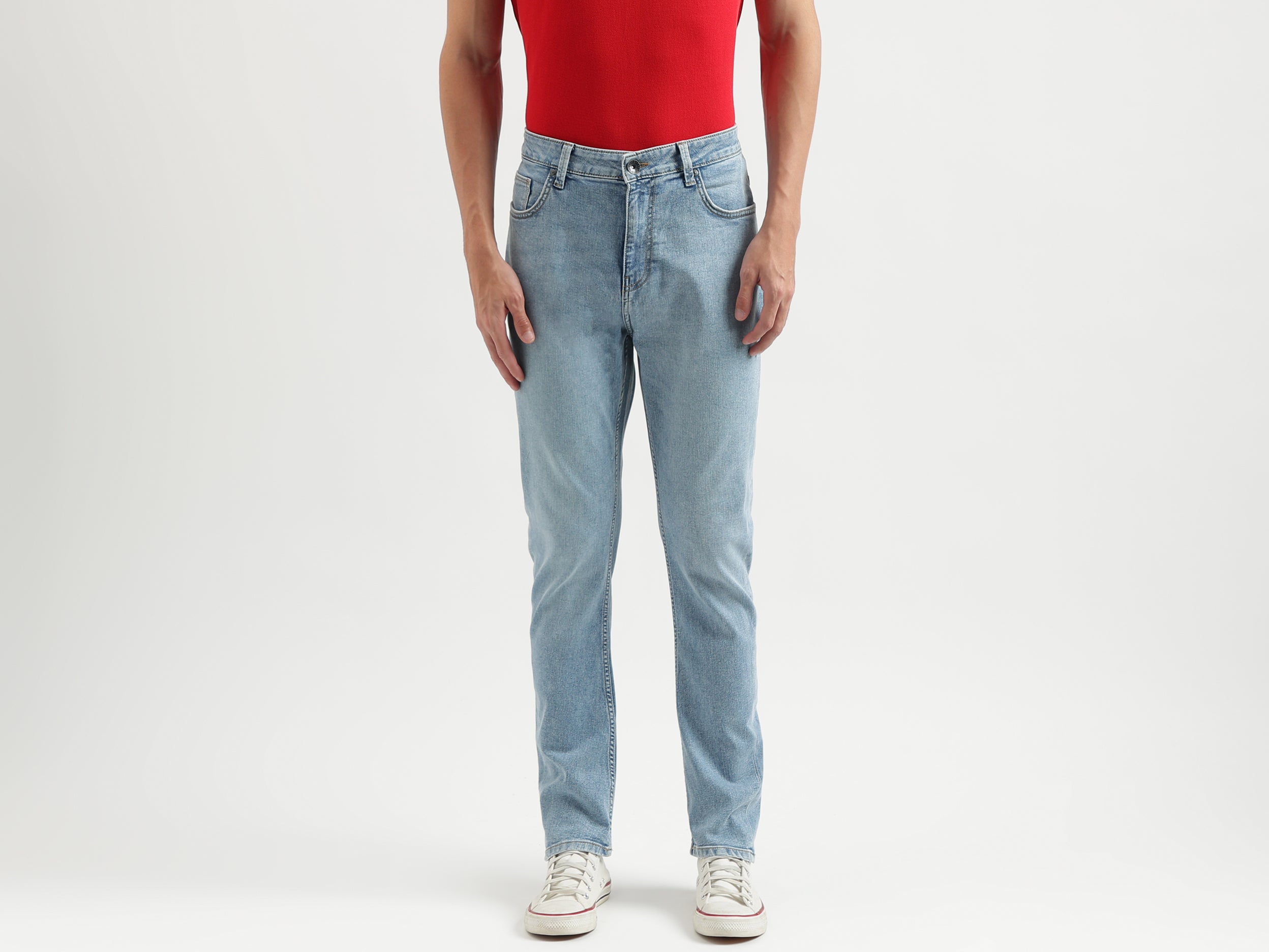 Solid Pattern Carrot Fit Jeans