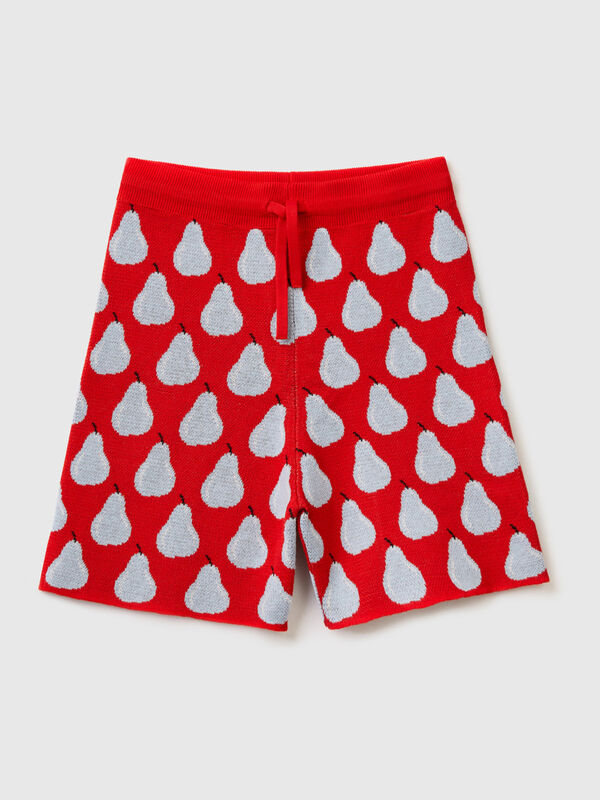 RED BERMUDAS WITH PEAR PATTERN