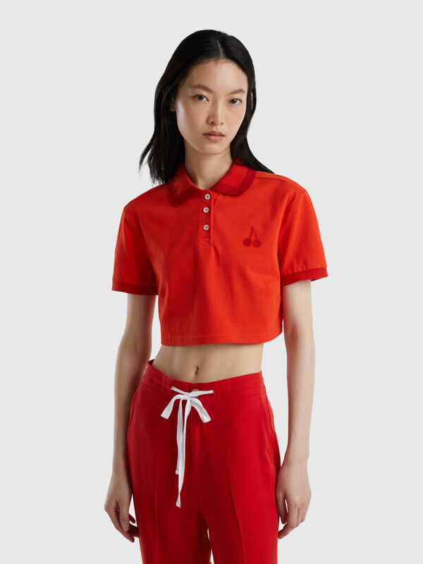 RED CROPPED POLO WITH CHERRY EMBROIDERY