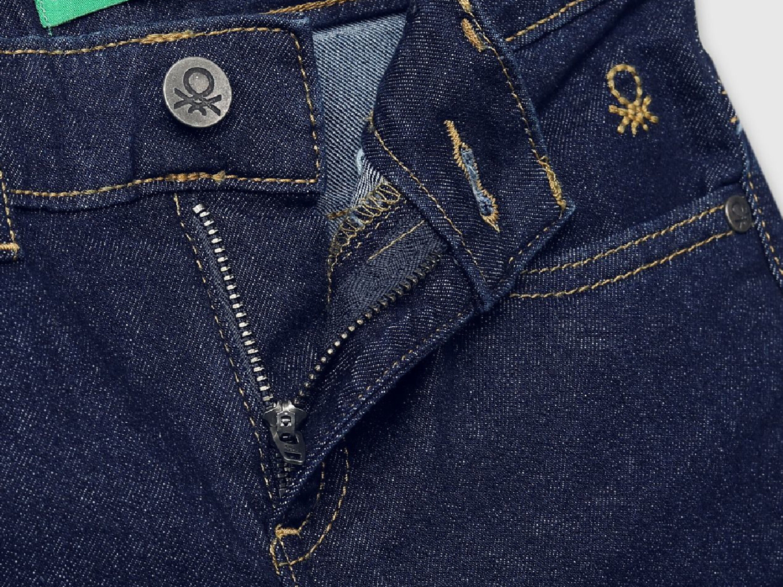 WHAT IS RAW DENIM? | Off the Cuff