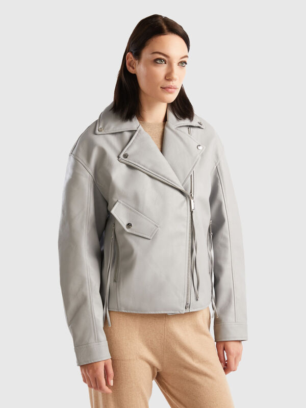 Relaxed Fit Lapel Neck Hammered Look Grey Jacket with Zip-Up Pockets