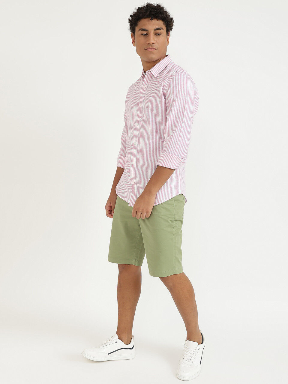United Colors Of Benetton Men Pink Striped Slim Shirt