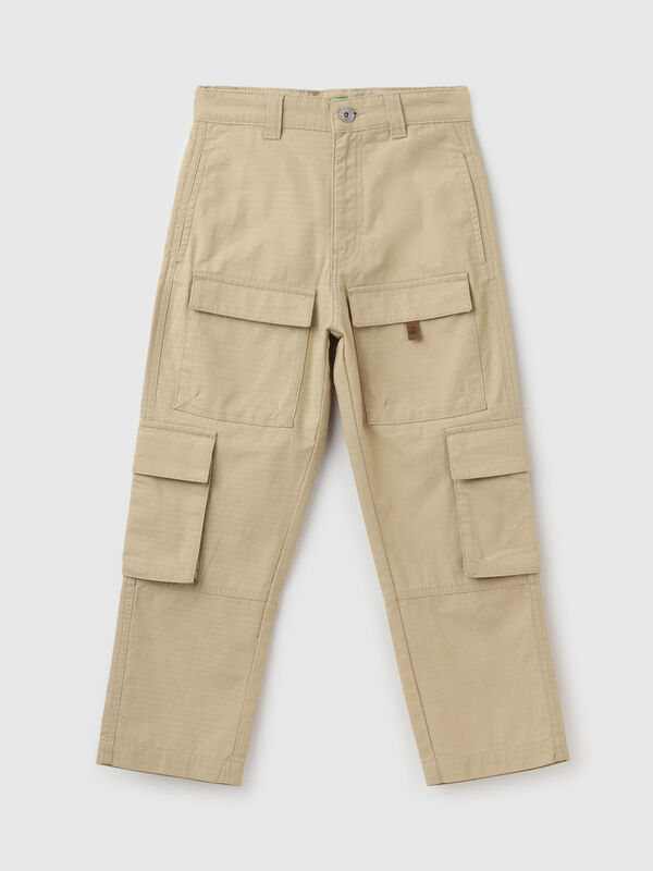 Solid Regular Fit Mid Rise Trousers