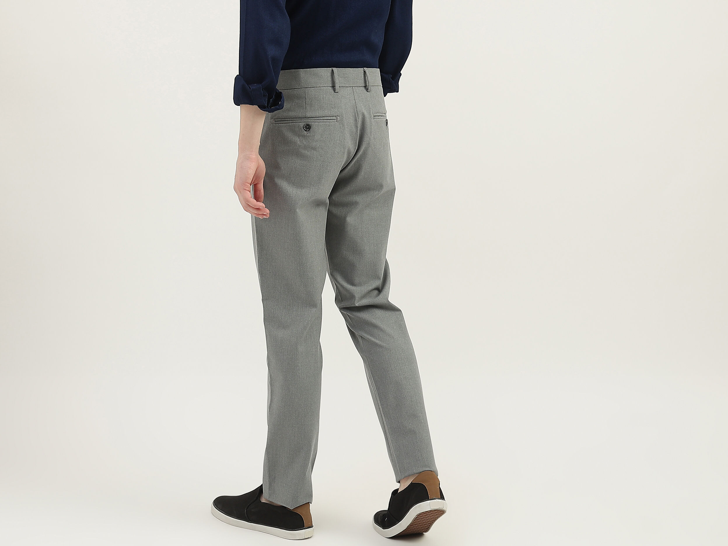 Buy Men's Solid Slim Fit Flexi Waist Trousers with Pockets Online |  Centrepoint UAE