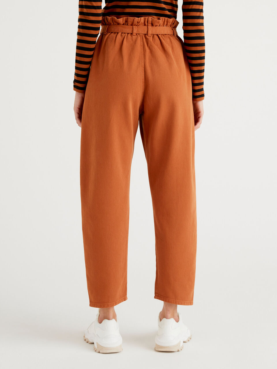 Paperbag trousers in 100% cotton - Burnt | Benetton