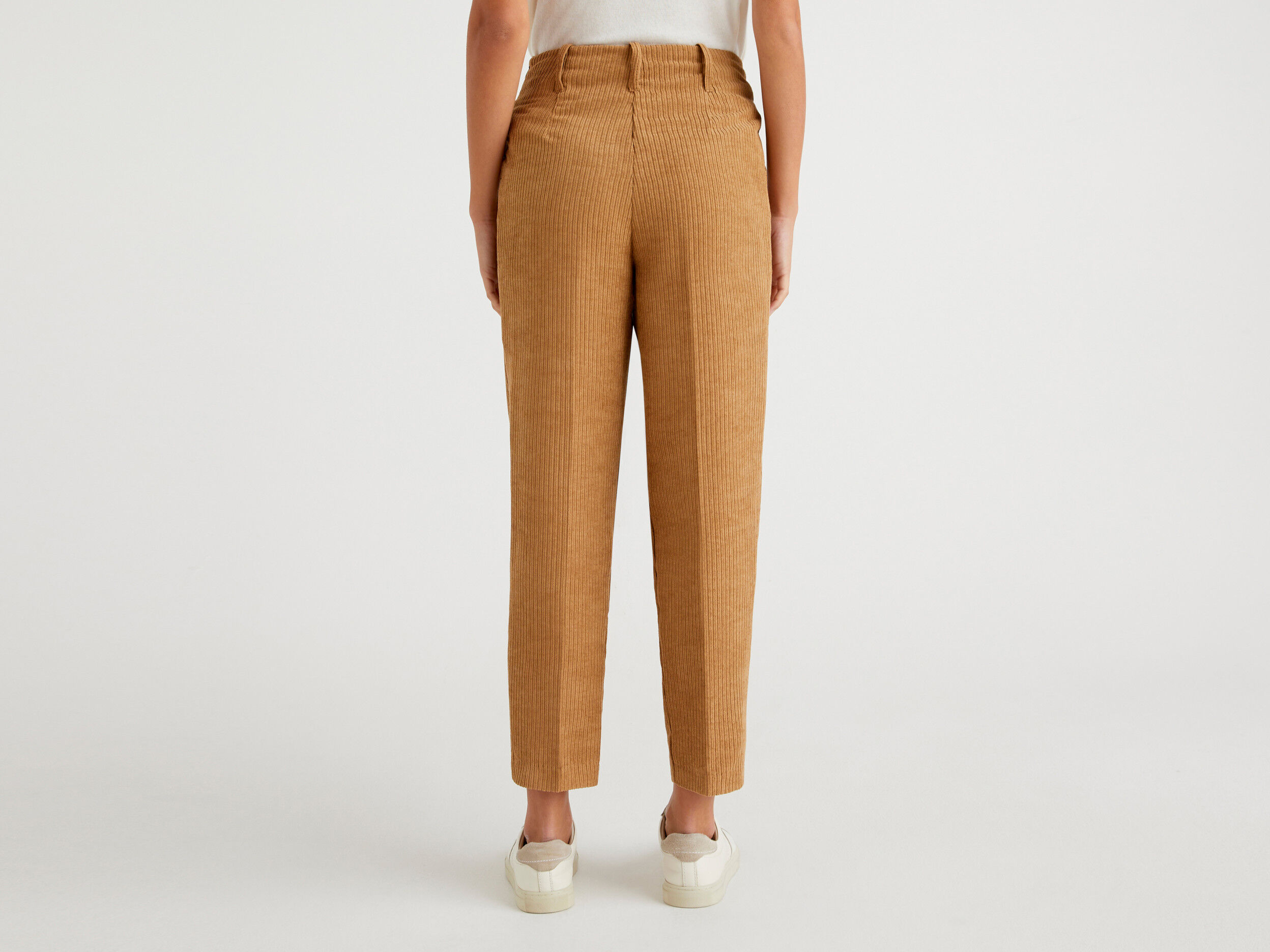 BOSS - Tapered-fit trousers in stretch-cotton corduroy