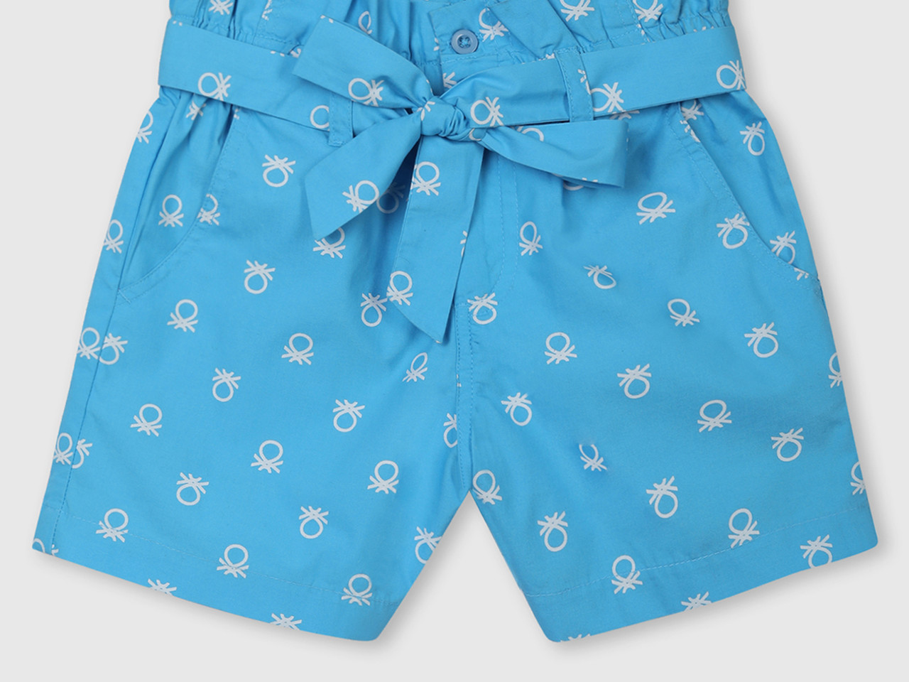 United Colors of Benetton Fille Vêtements Pantalons & Jeans Pantalons courts Shorts en jean Bermuda Paperbag Effet Denim 